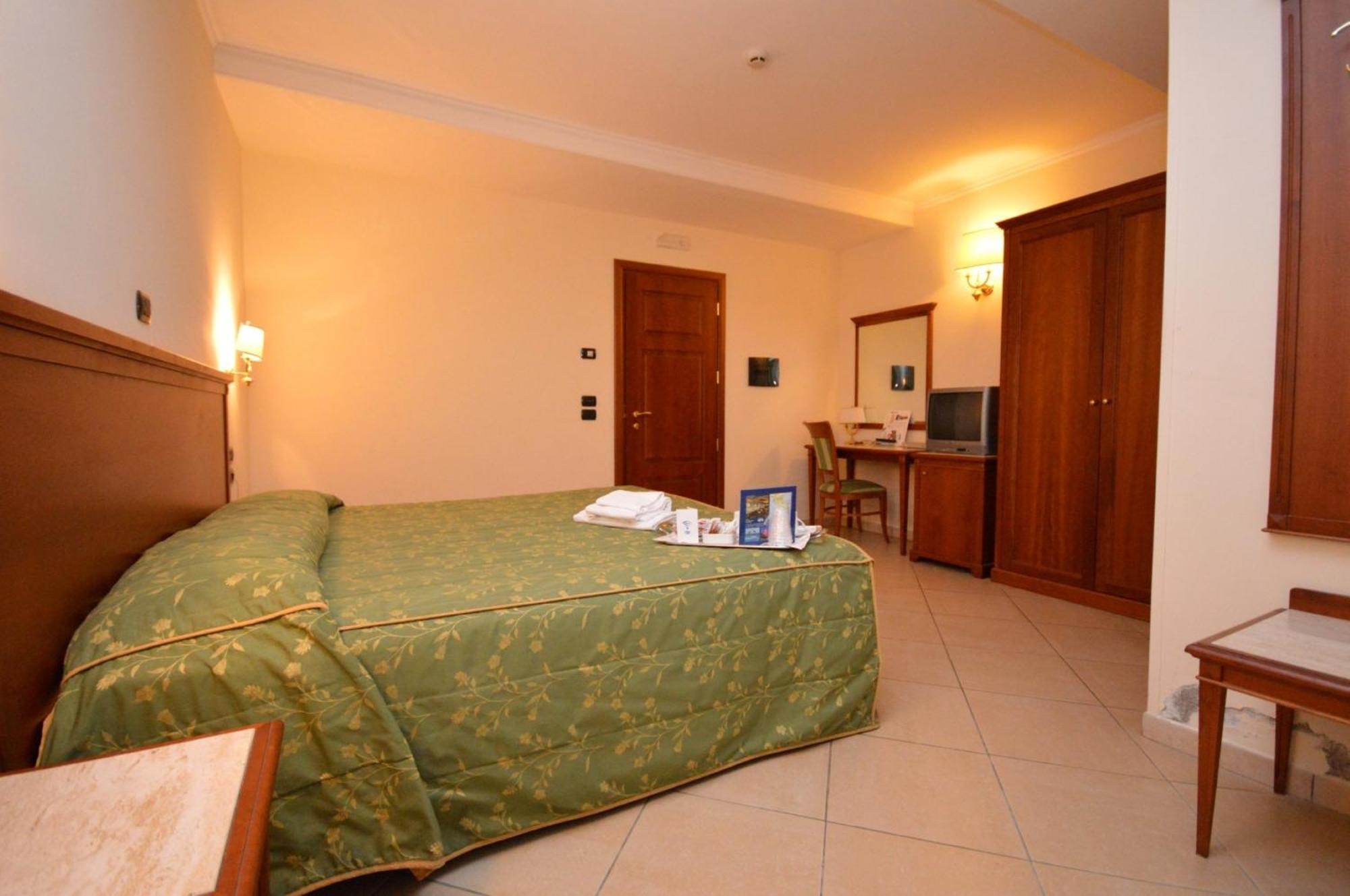 Hotel Residence Il Gabbiano Cirò Marina Rom bilde